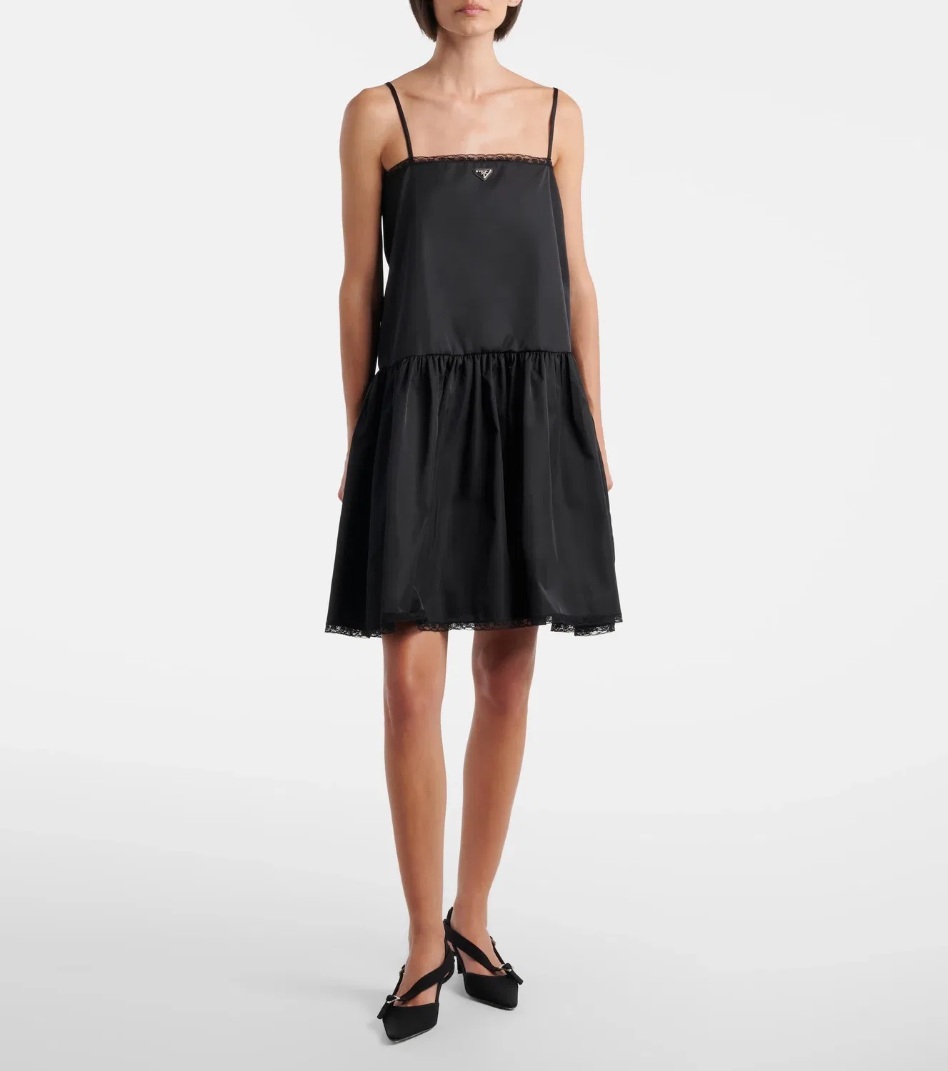 Мини-платье из Re-Nylon с кружевной отделкой Prada, черный — фото 2
