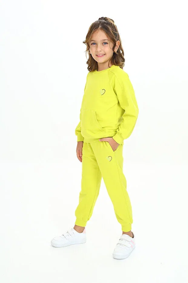 Детский спортивный костюм для девочек с принтом Raglan Sleeve Kangaroo Pocket Embroidered Tracksuit Set Toontoy, Light Green — фото 2