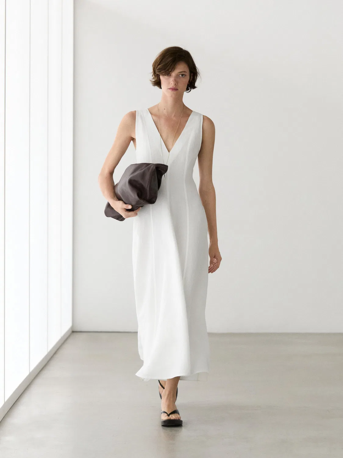Платье Massimo Dutti, миди, из льняной смеси, белый