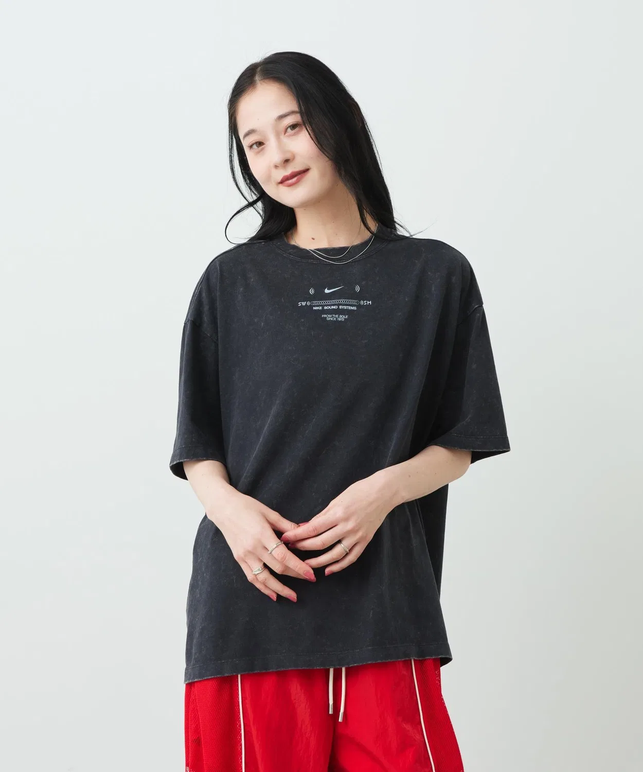 Женская свободная футболка с принтом Nike Sportswear Classic, Black — фото 3