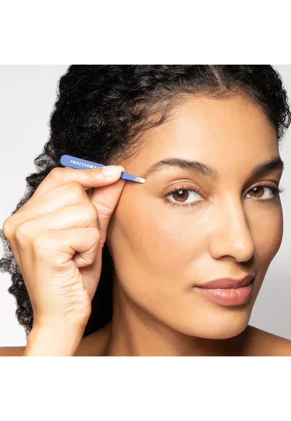 Пинцет для удаления волос Mini Slant Tweezers, Tweezerman, Blue — фото 4