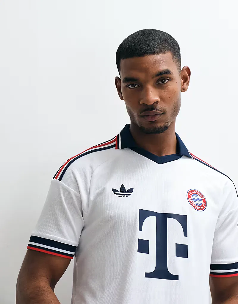 Футболка Adidas Football "Бавария Мюнхен" сезона 26/27, выездная, белая