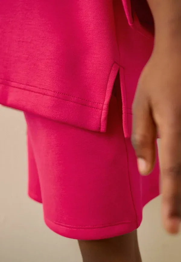 Комплект из футболки и шорт, модель Regular Fit, бренд Next, цвет bright pink, розовый — фото 4