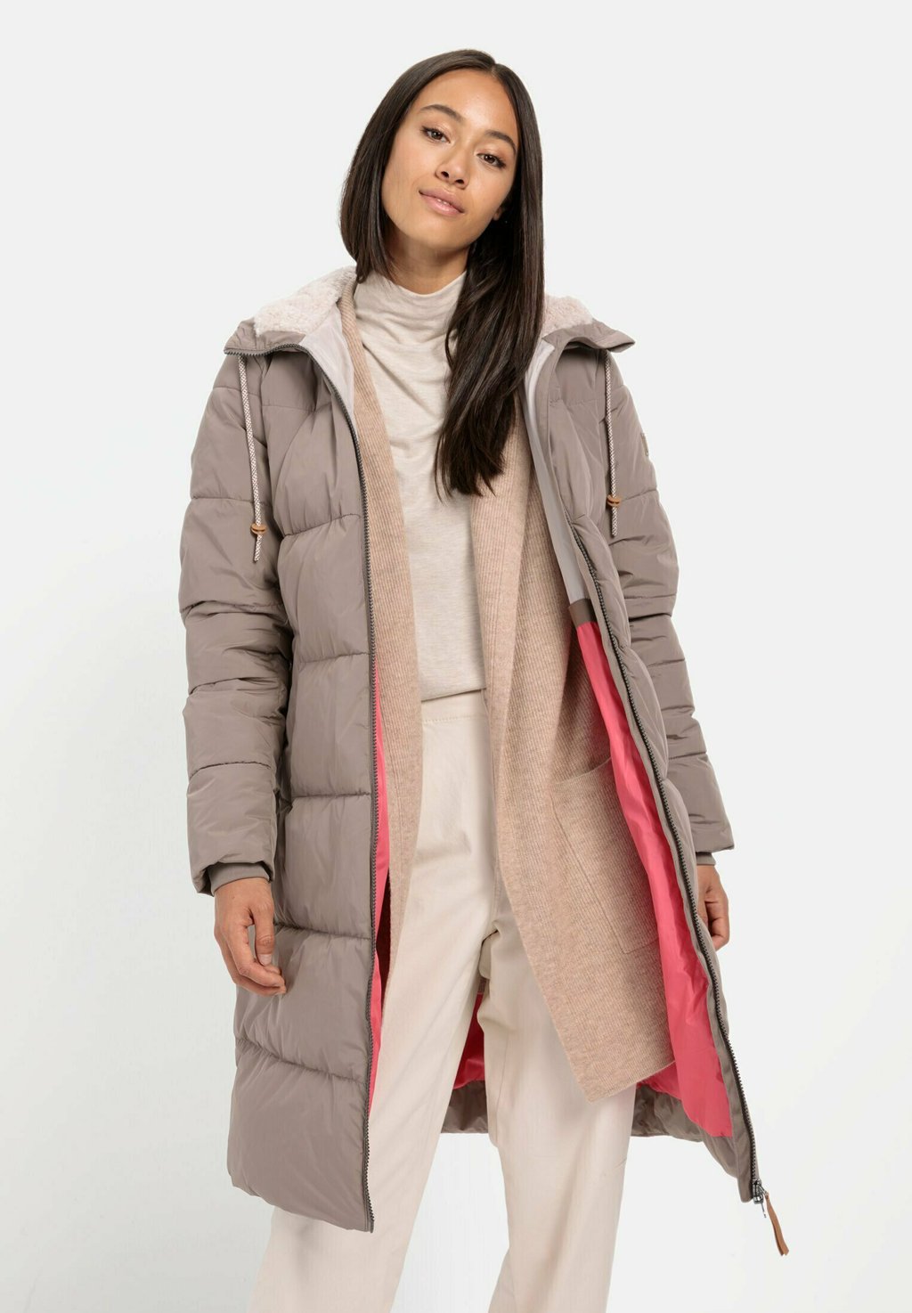 

Зимнее пальто LANGER MIT GEFÜTTERTER KAPUZE camel active, коричневый