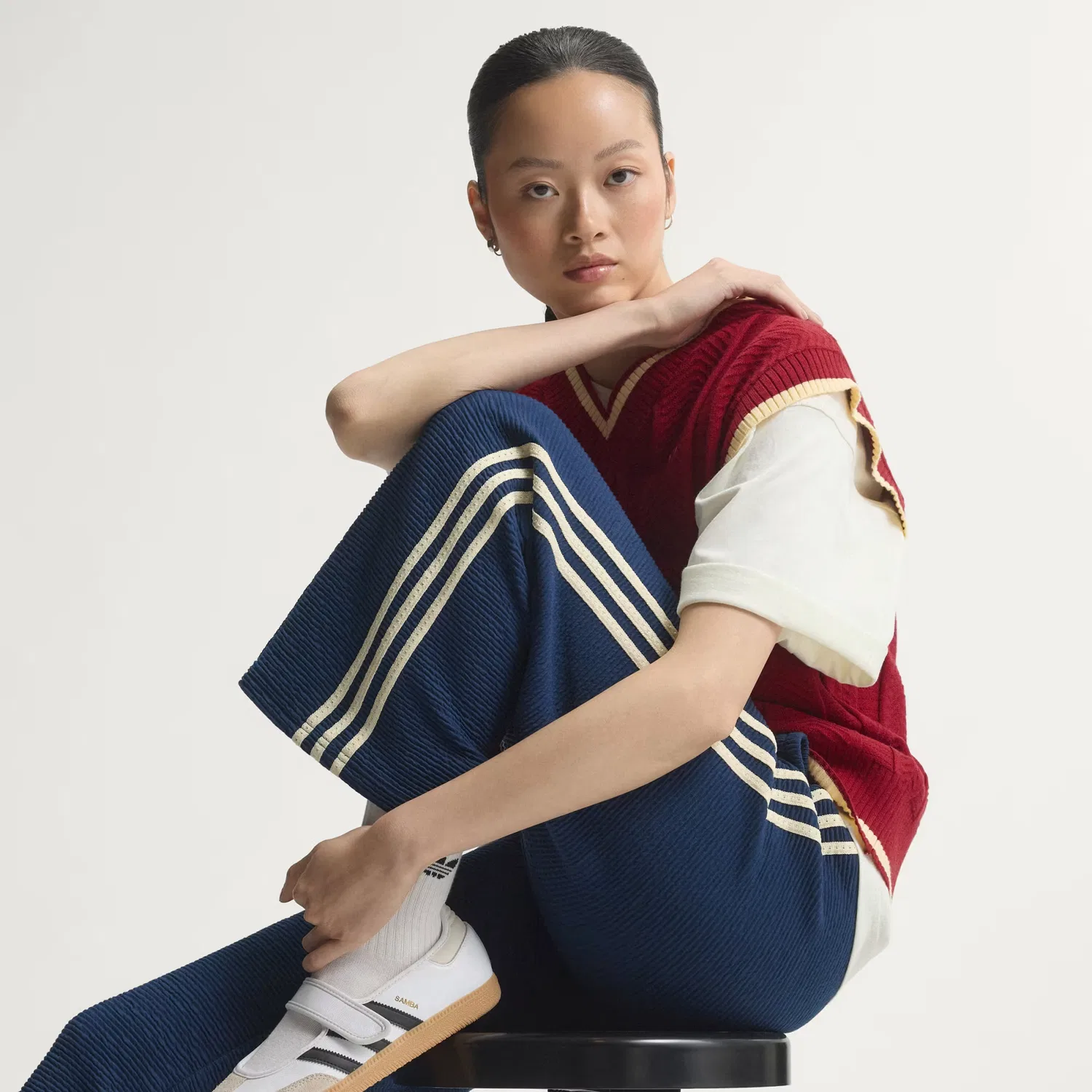 Женские укороченные спортивные брюки свободного кроя Firebird Adidas Originals, темно-синий/теплый ванильный — фото 3