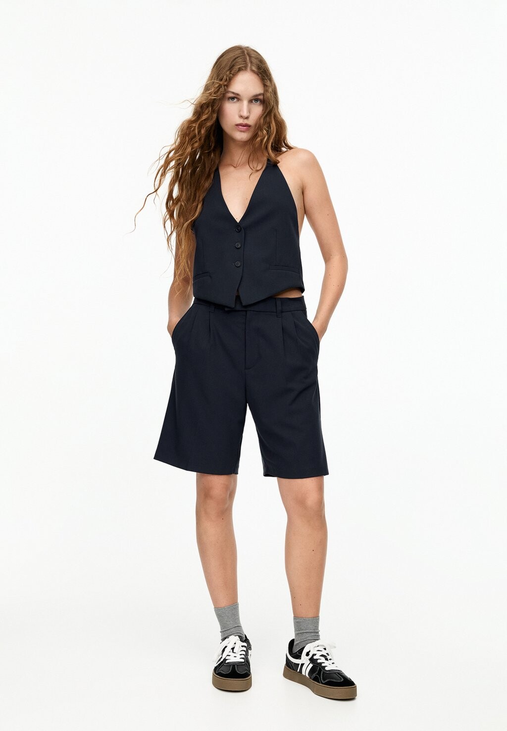 

Шорты WITH DOUBLE DARTS-FORMAL PULL&BEAR, темно-синий