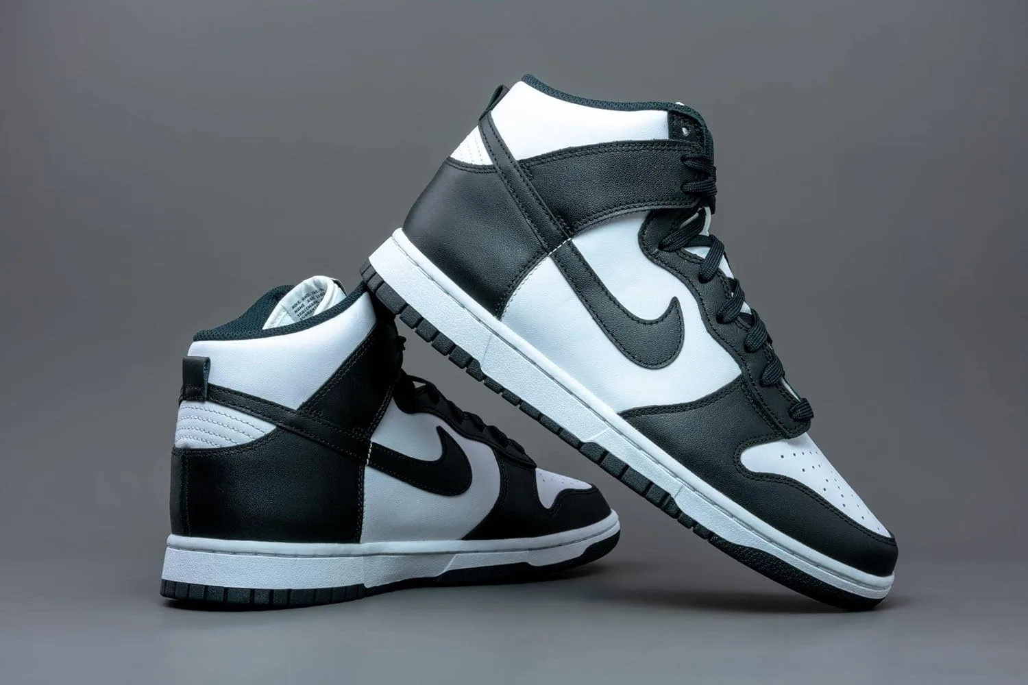 Мужские баскетбольные кроссовки Nike Dunk Hi Retro, белый/черный — фото 3