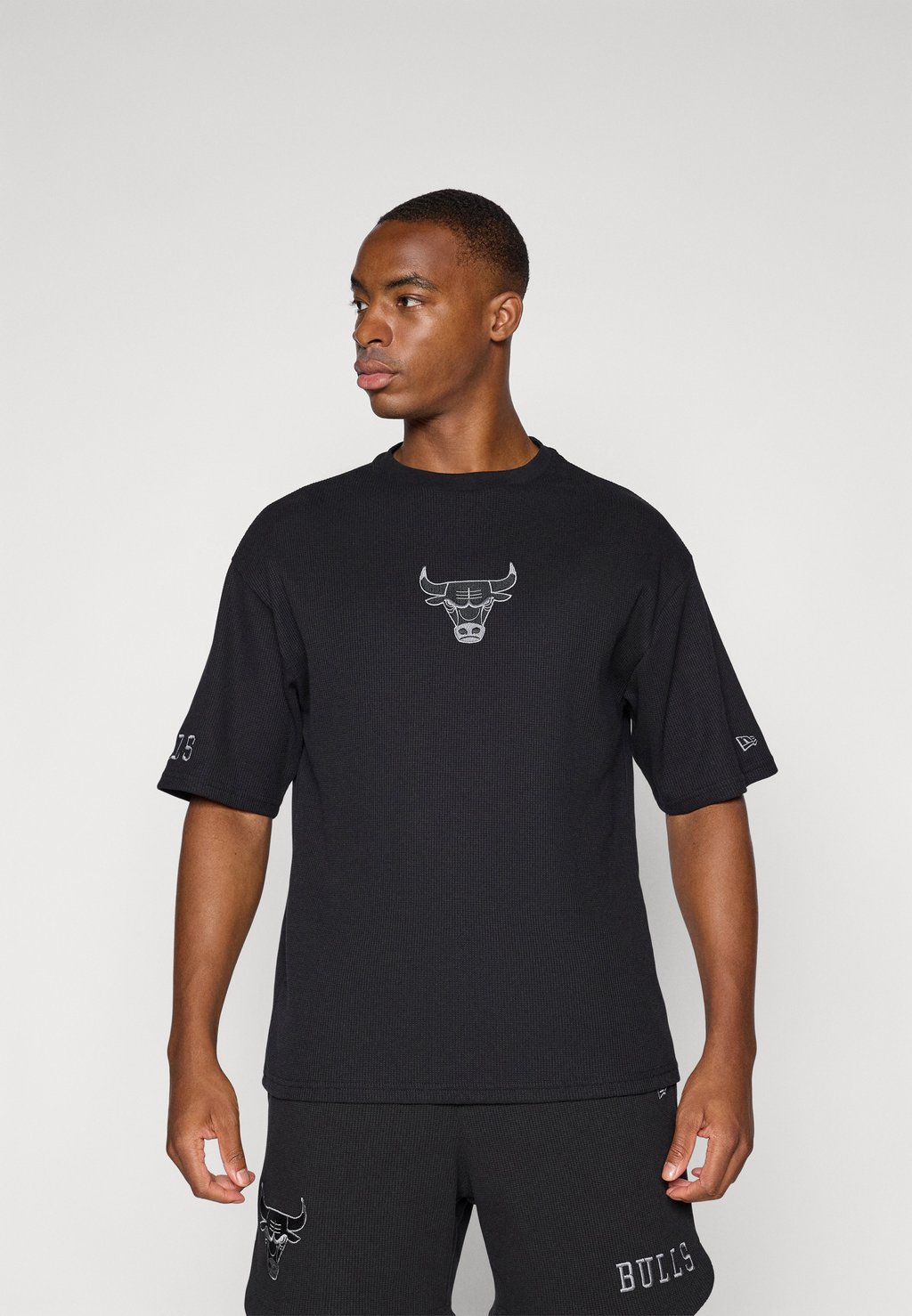 

Футболка с принтом NBA CHICAGO BULLS WAFFLE TEE New Era, черный
