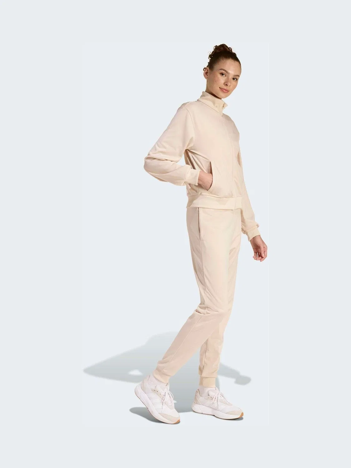 Костюм спортивный adidas Essentials Feel Cozy, кремовый — фото 3