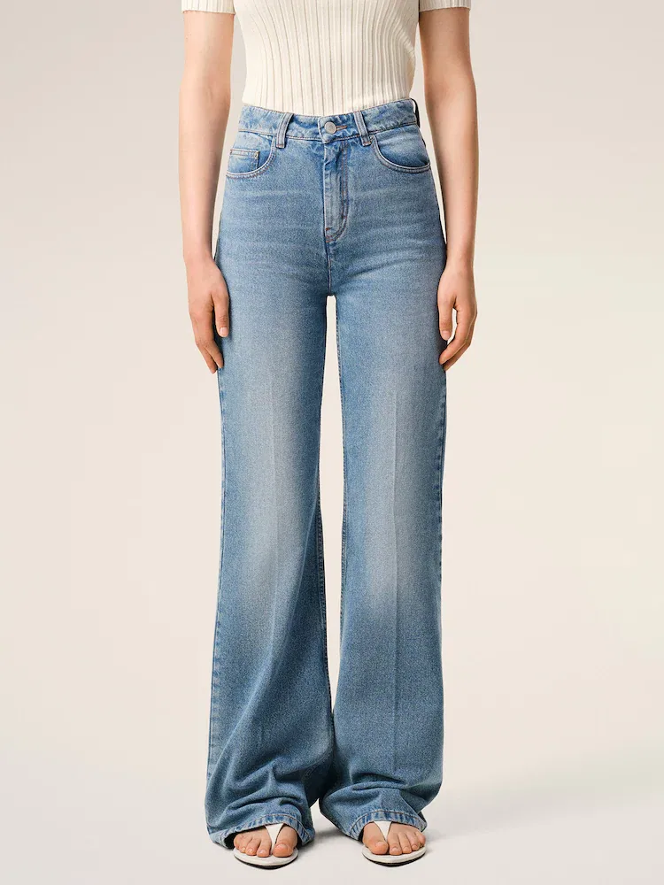 Джинсы клеш Women Flare Fit Jeans AMI PARIS, Blue — фото 2