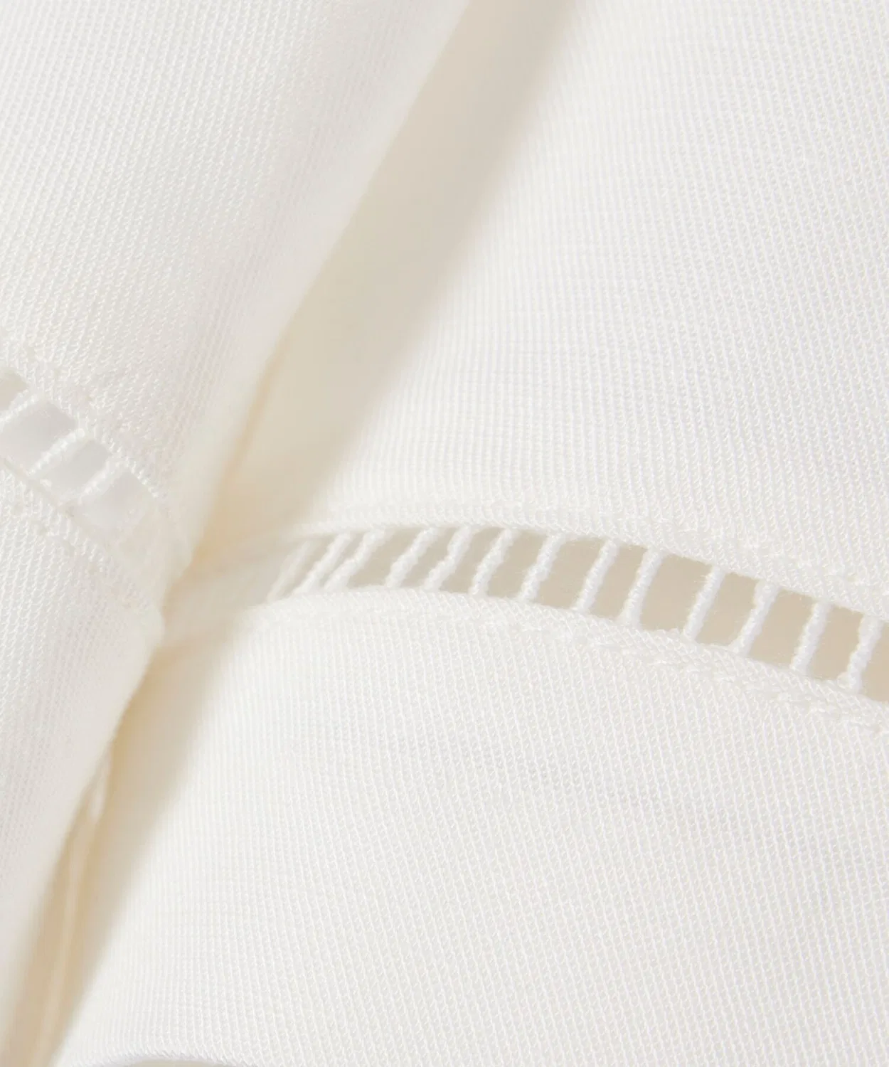 Женские бермуды из льна с поясом, модель LACOSTE, Off White — фото 2