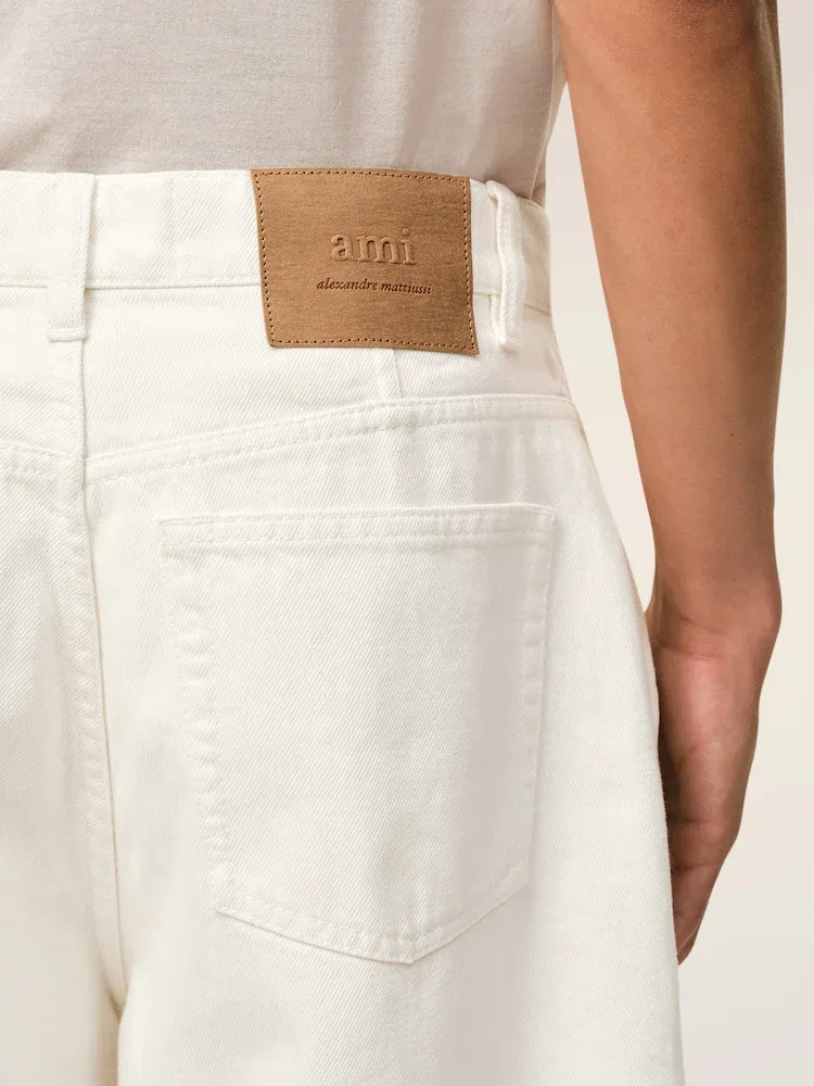 Шорты бермуды джинсовые Loose Bermuda Shorts AMI PARIS, White — фото 4