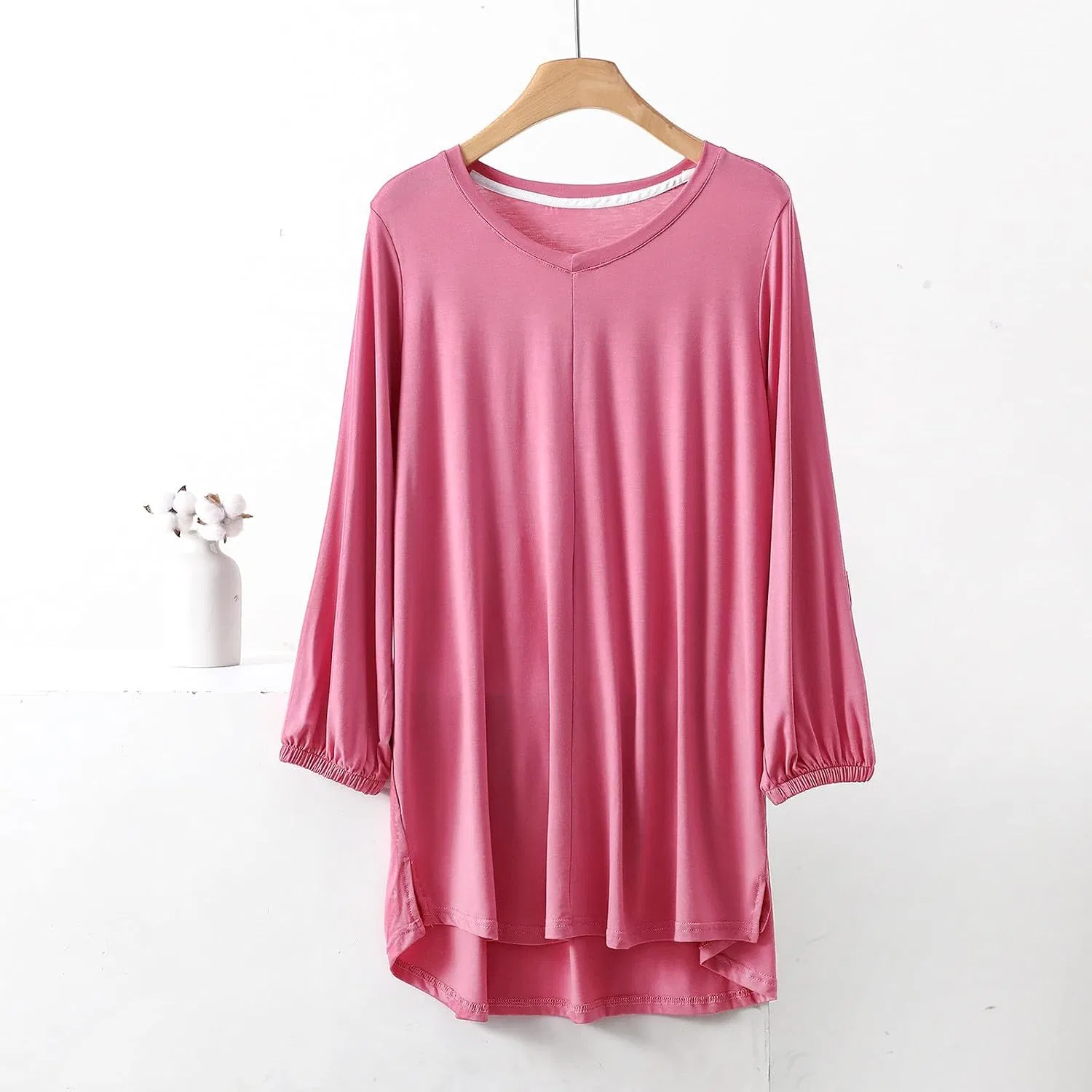 Женская футболка с V-образным вырезом Modal, Hot Pink — фото 2