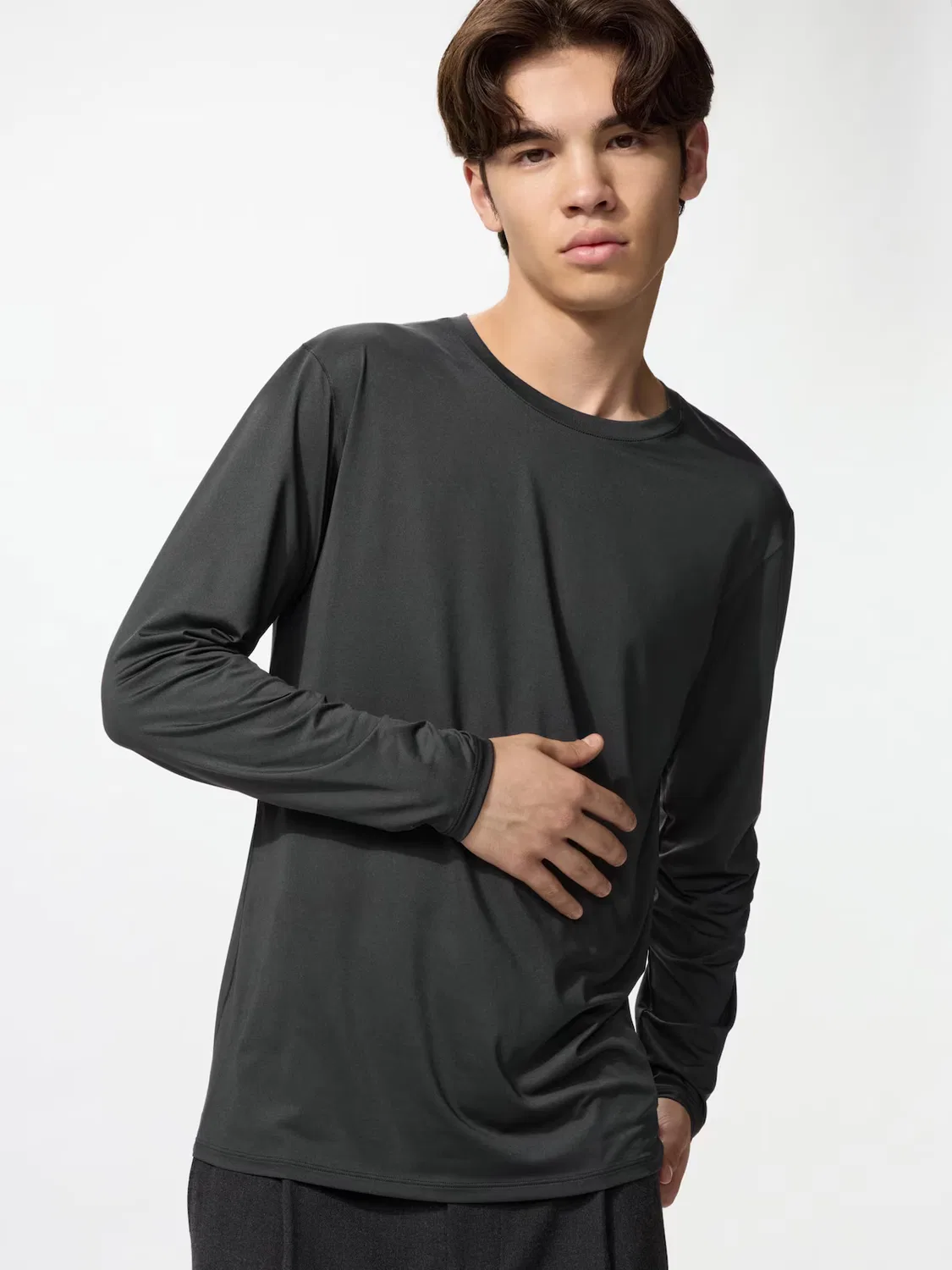 Футболка Uniqlo Airism, базовая, черный