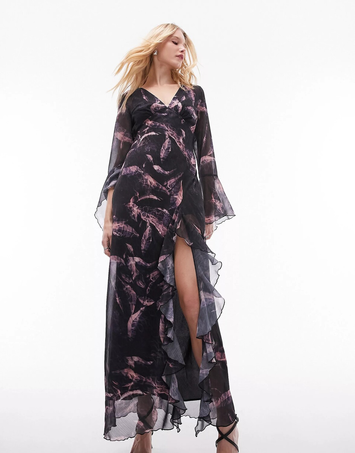 

Платье Topshop Ruffle Georgette Midi In Feather Print, мультиколор