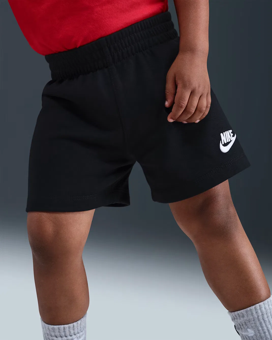 Детский комплект из двух предметов: вязаные шорты и шорты Nike, University Red/Black — фото 4