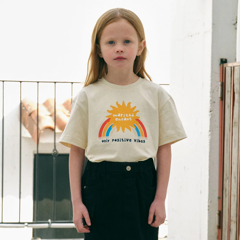 Детская футболка оверсайз Enfant Sunny Day светло-бежевого цвета от Marithé Kids