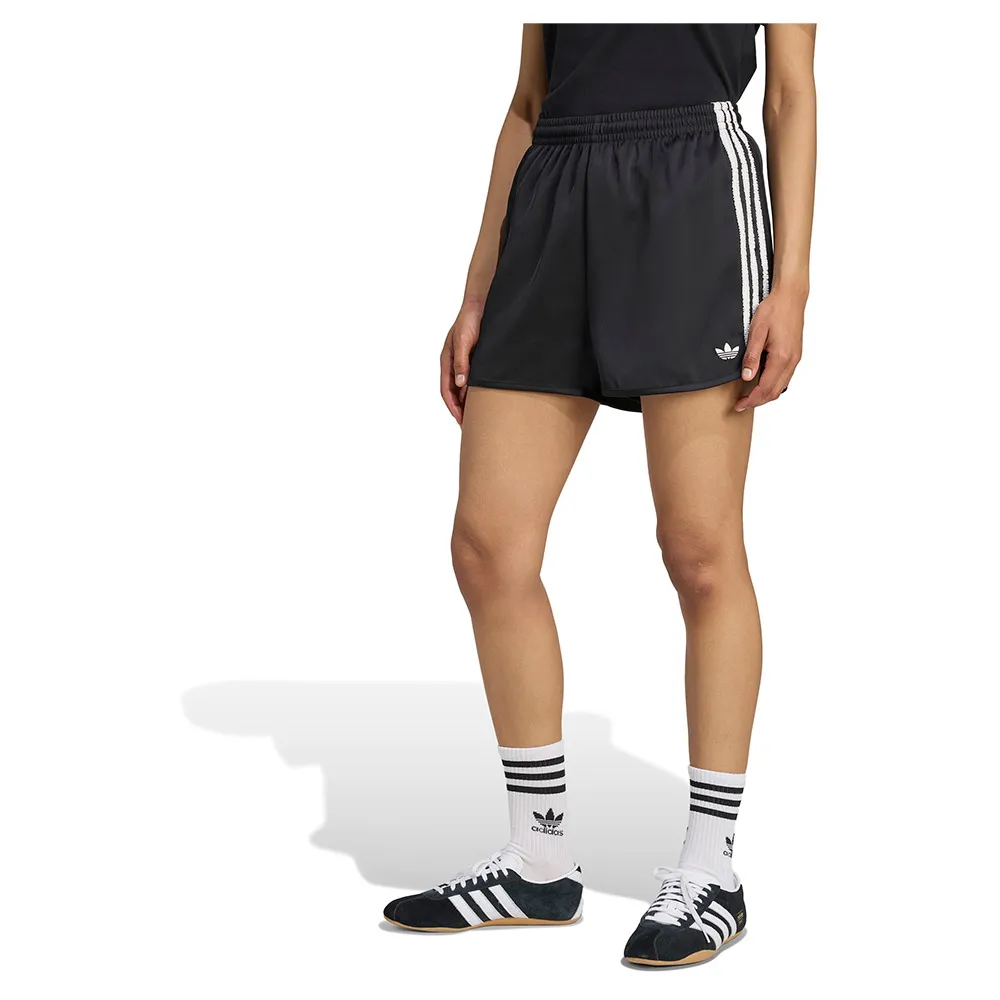 

Шорты adidas Originals Satin Ruffle 3 Stripes, черный