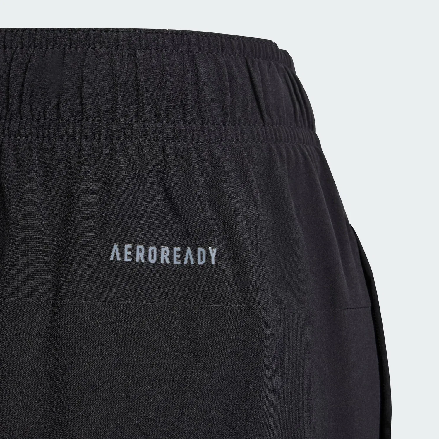 Детские штаны с принтом Training AEROREADY Woven Kids Hose, Adidas, Черный Серебряный — фото 2