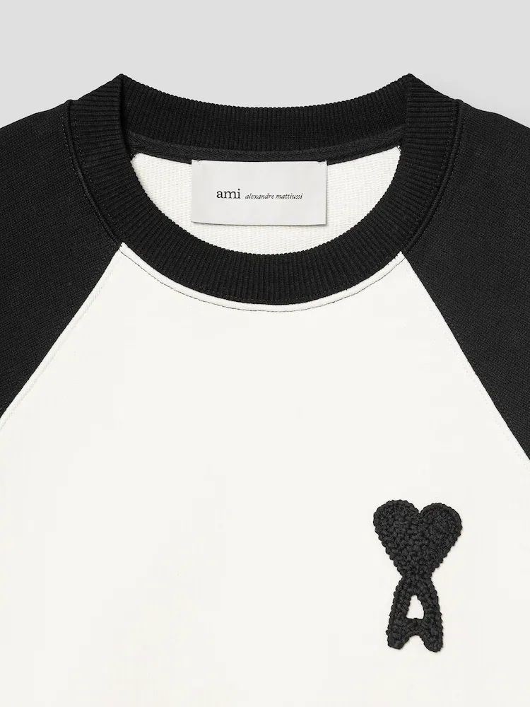 Футболка с длинным рукавом Boxy Fit Crewneck With Ami De Coeur Knitted Patch AMI PARIS, Black — фото 3