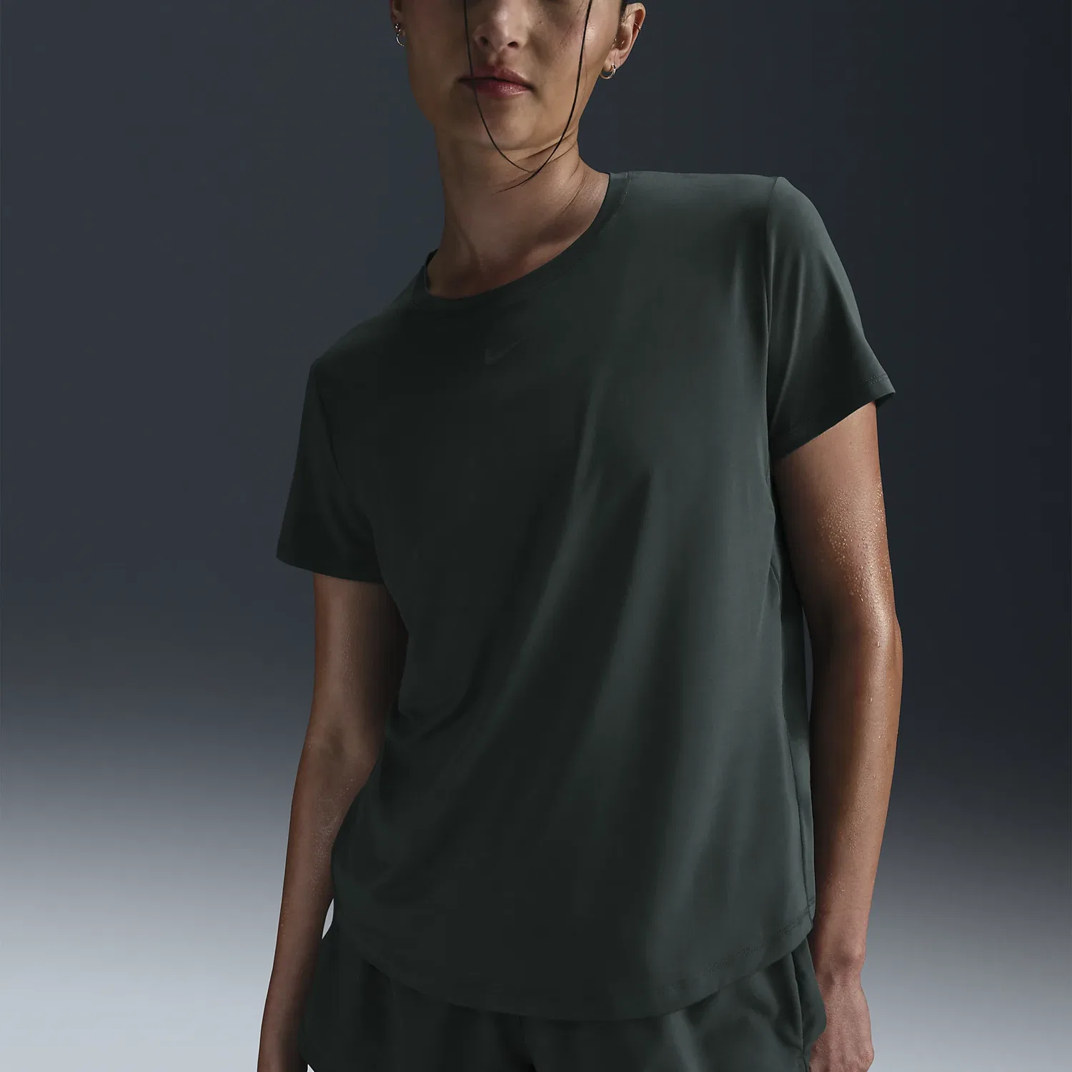 Женская футболка с принтом Nike Dri Fit, Vintage Green/Black — фото 3