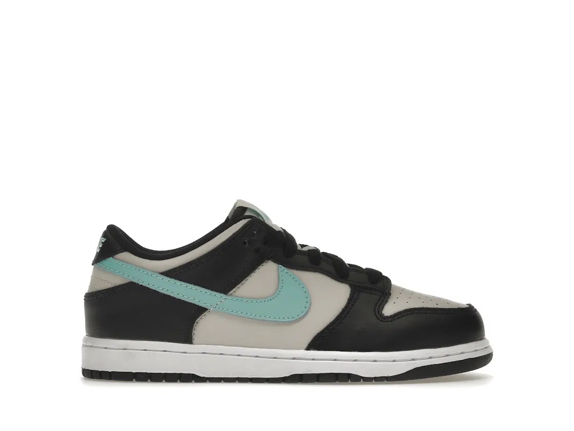 Детские кроссовки с кожаным верхом Nike Dunk Low, Light Bone/Black-White-Tropical Twist