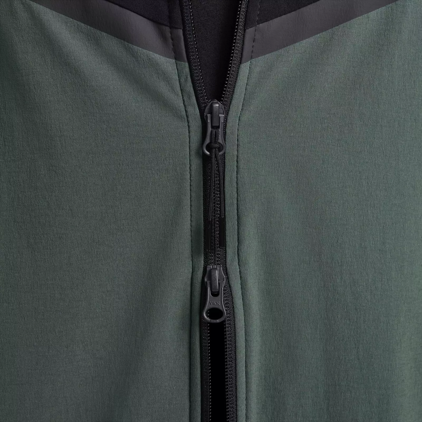 Куртка Men's Nike Tech Windrunner Woven Full-Zip, темно-зеленый/черный — фото 4
