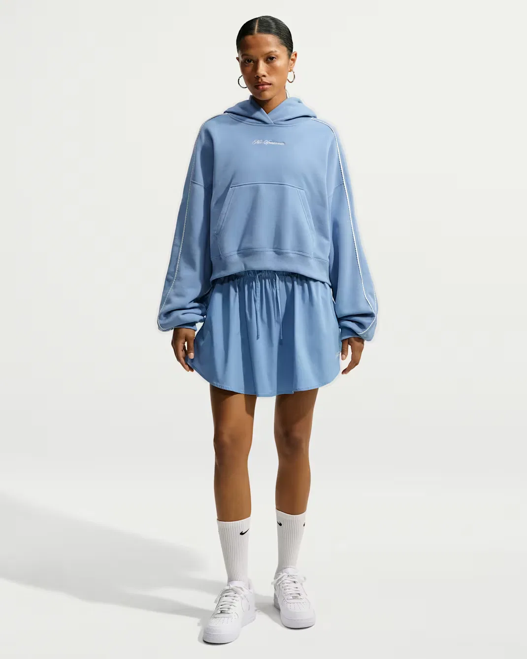 Женская укороченная толстовка с капюшоном Nike Studio Fleece Medium Weight "Graphic Pack", Work Blue/Sail/Work Blue — фото 4