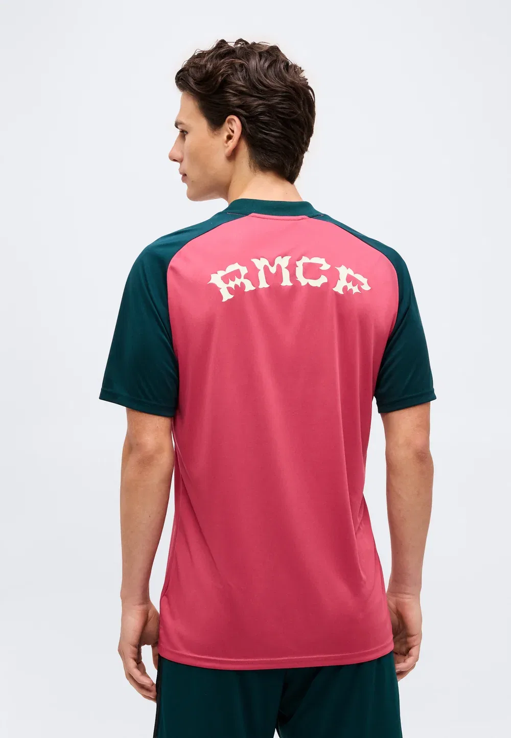 Предматчевая форма «Реал Мадрид» 26/27 - клубная форма Adidas Originals, Wild Pink/Aurora Ivy