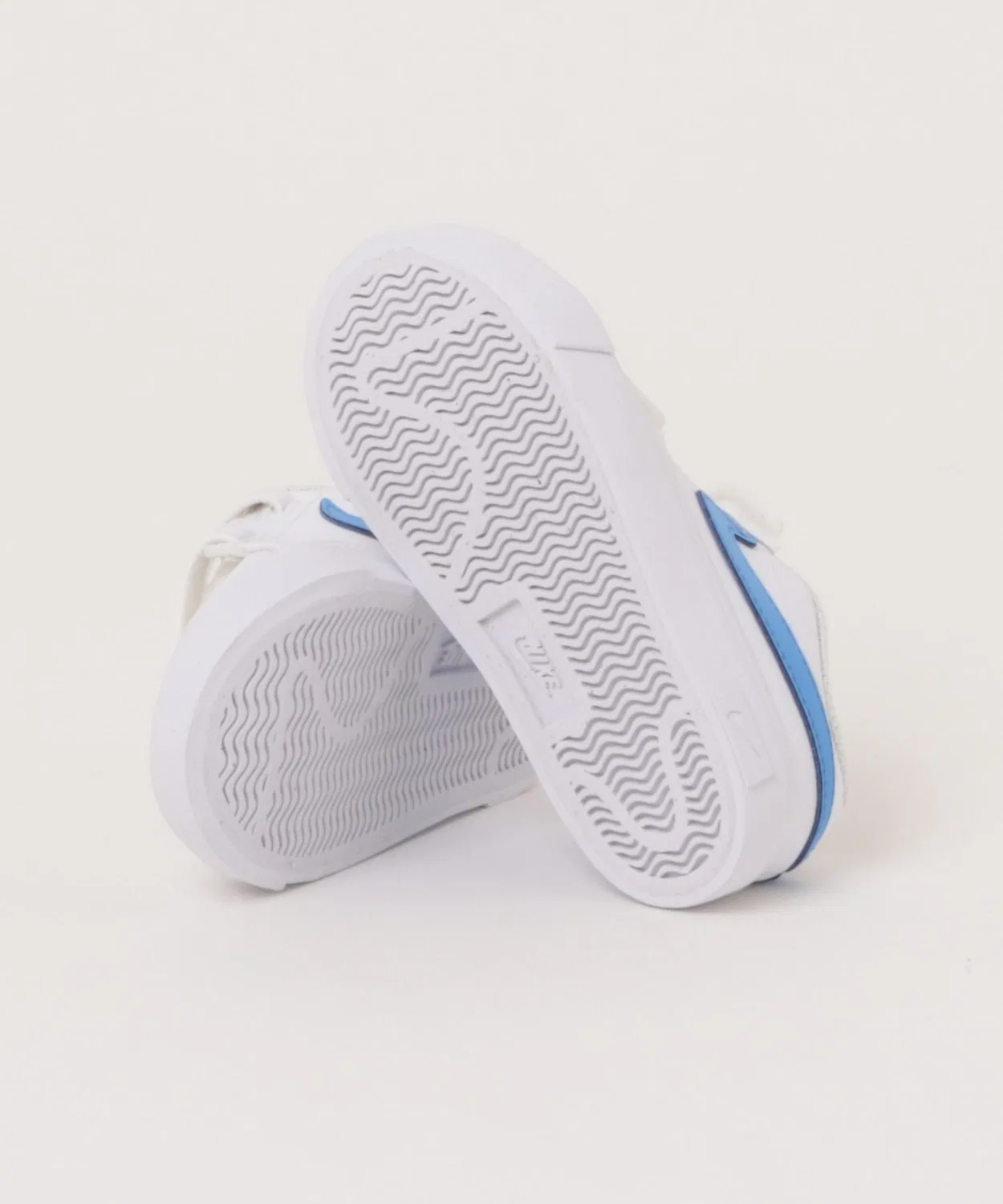 Детские кроссовки с липучками Tennis Essential NIKE, Белый — фото 3