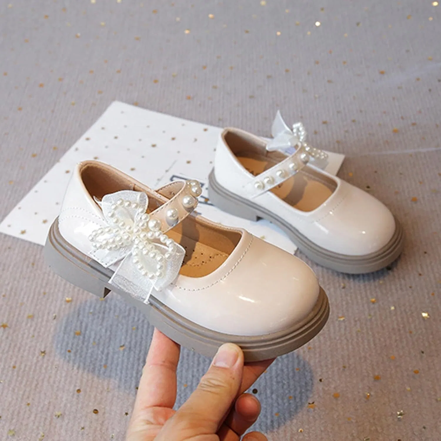 Детские туфли для девочек с бантом и ремешком-лодочкой Mary Jane, Beige — фото 2