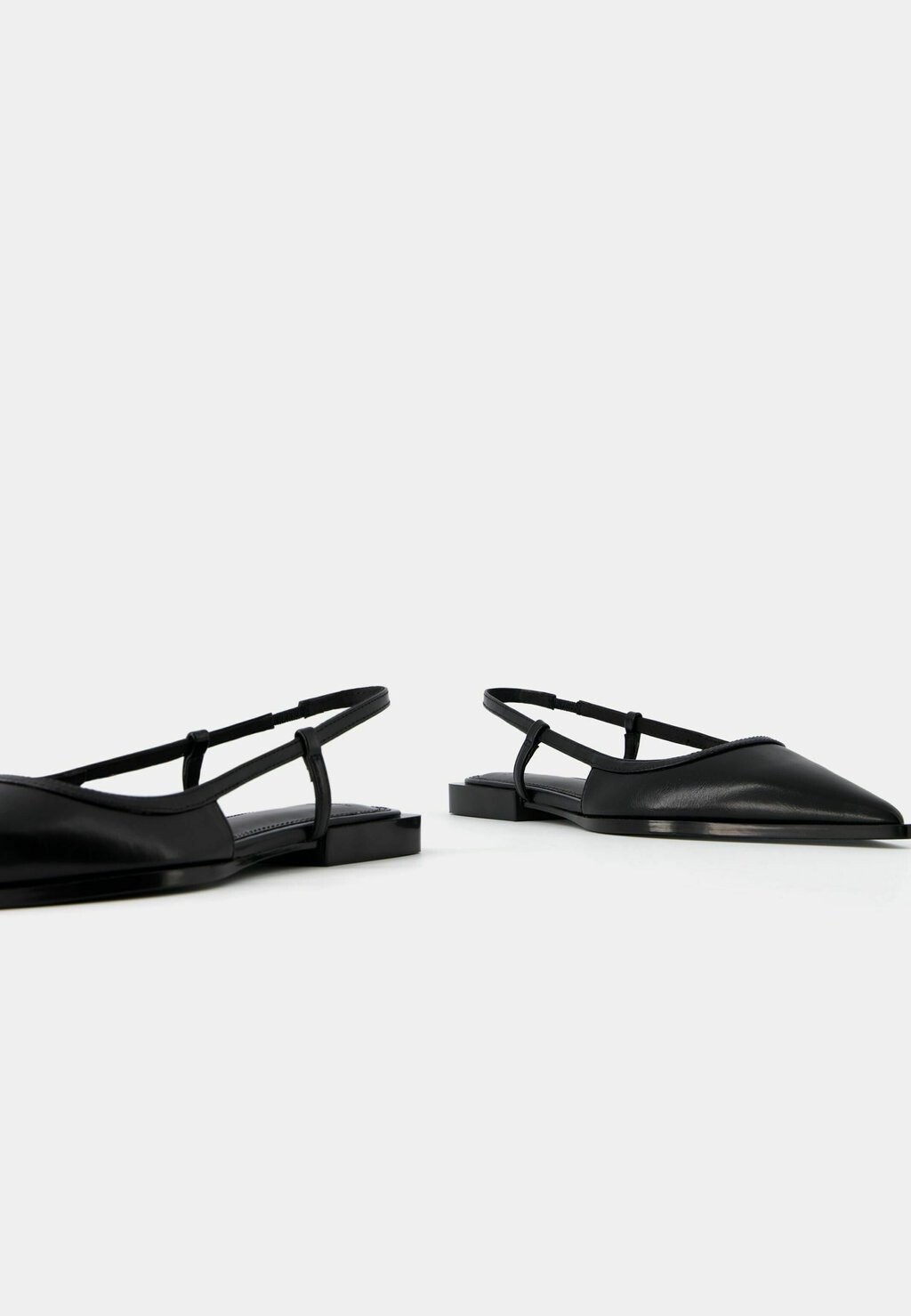

Балетки POINTED Bershka, черный