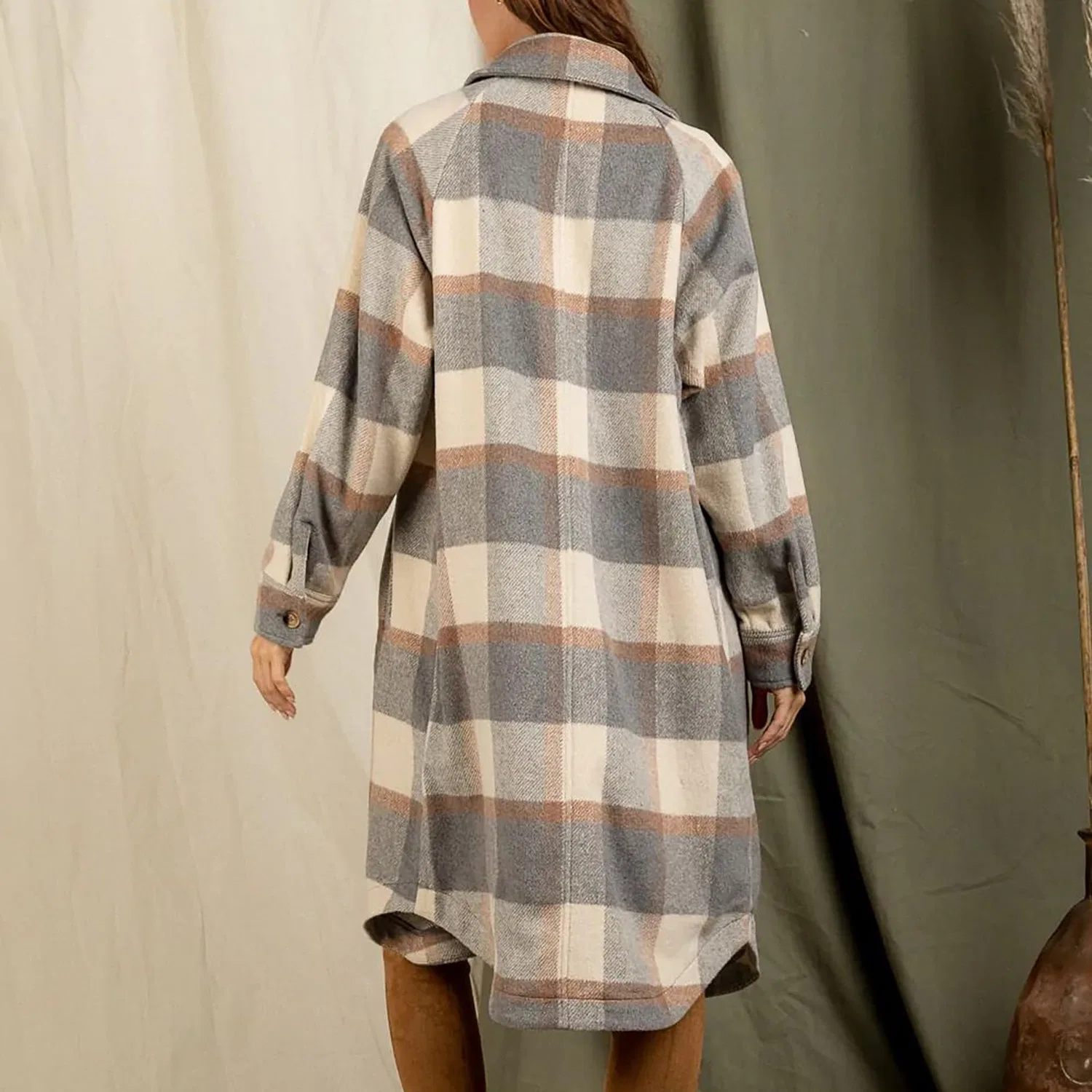 Женская куртка с капюшоном, стеганая, легкая, непродуваемая, приталенная, короткая, однотонная, Grigio 10 — фото 4