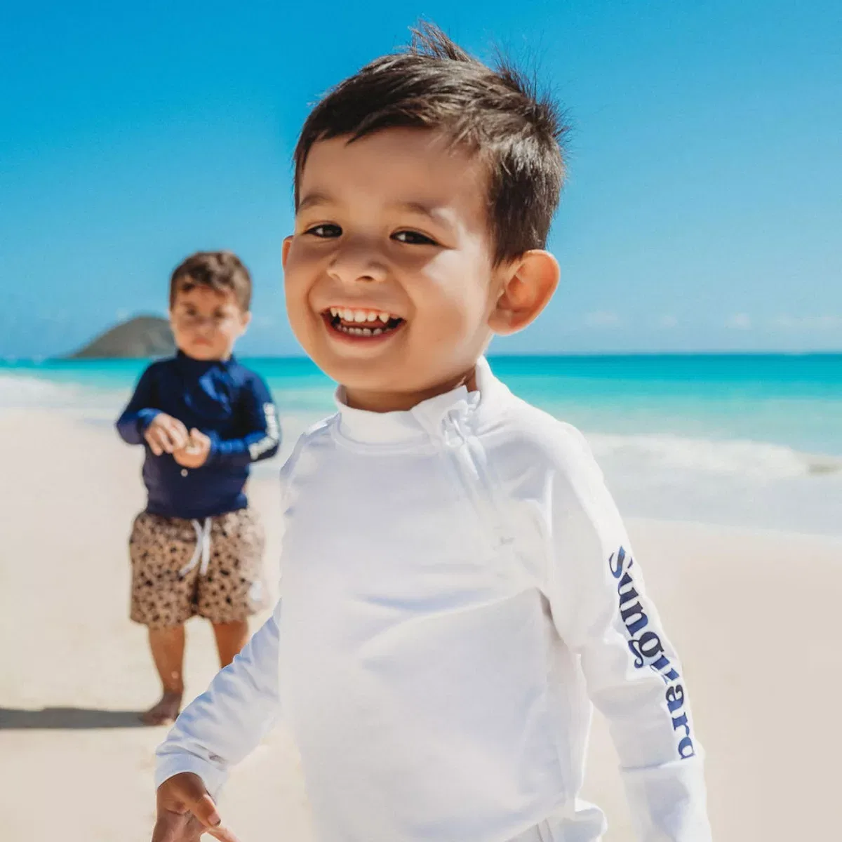 Детский рашгард с длинным рукавом Kai UPF 50+ Rashguard Top Sunguard Swim, White — фото 3
