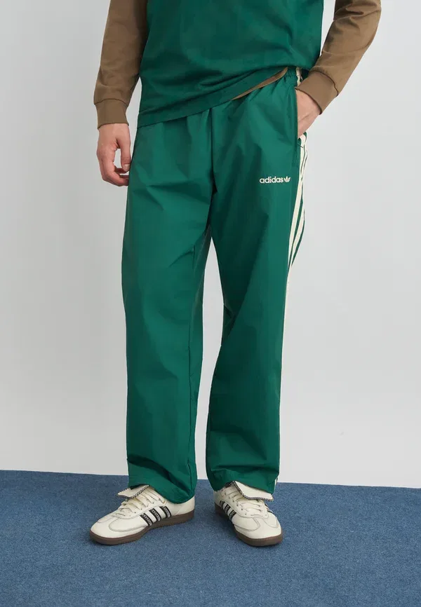 Брюки Adidas Originals, зеленый