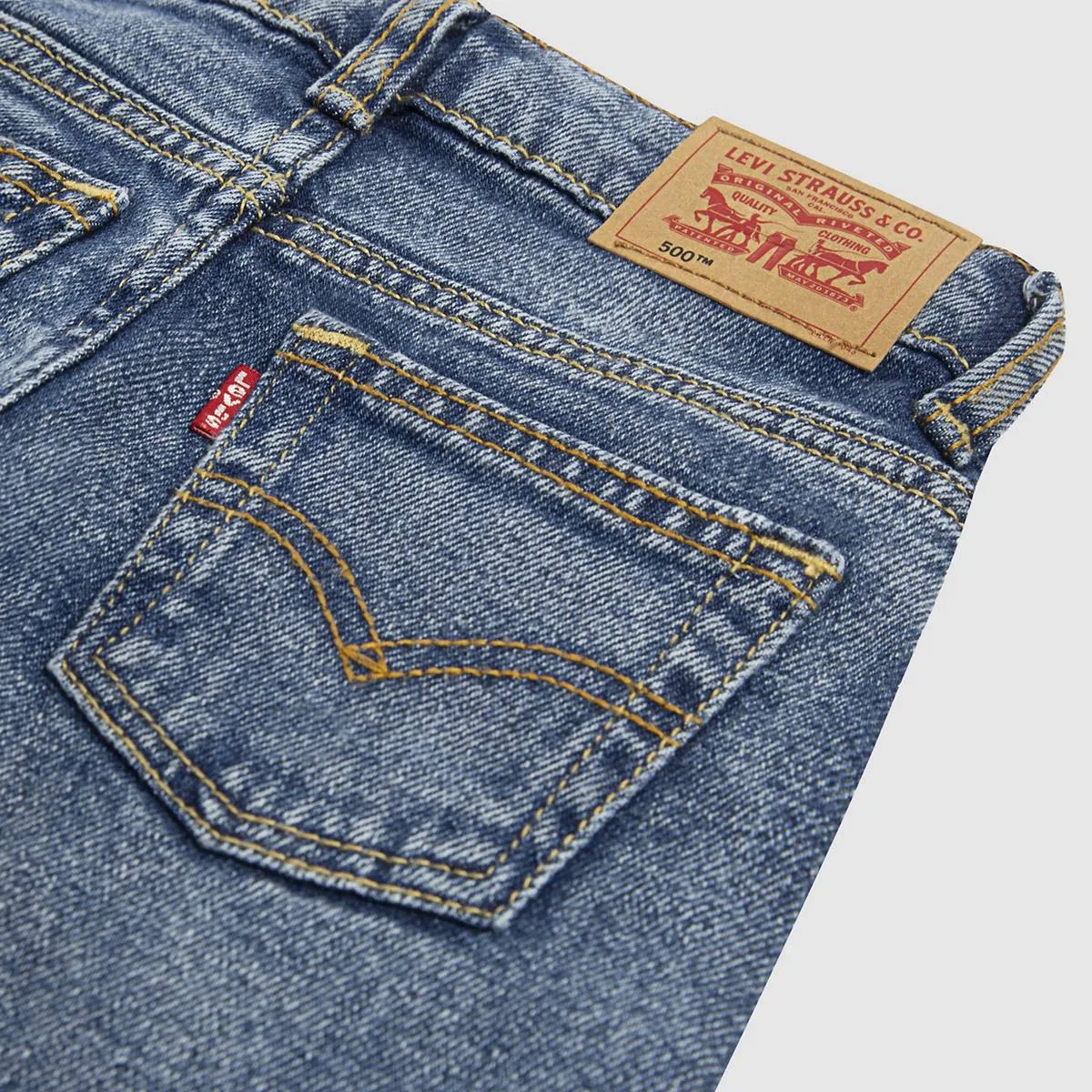 Джинсы прямого кроя свободного кроя 555 для мальчиков 2T-4T Levi's, Burbank - Medium Wash — фото 4