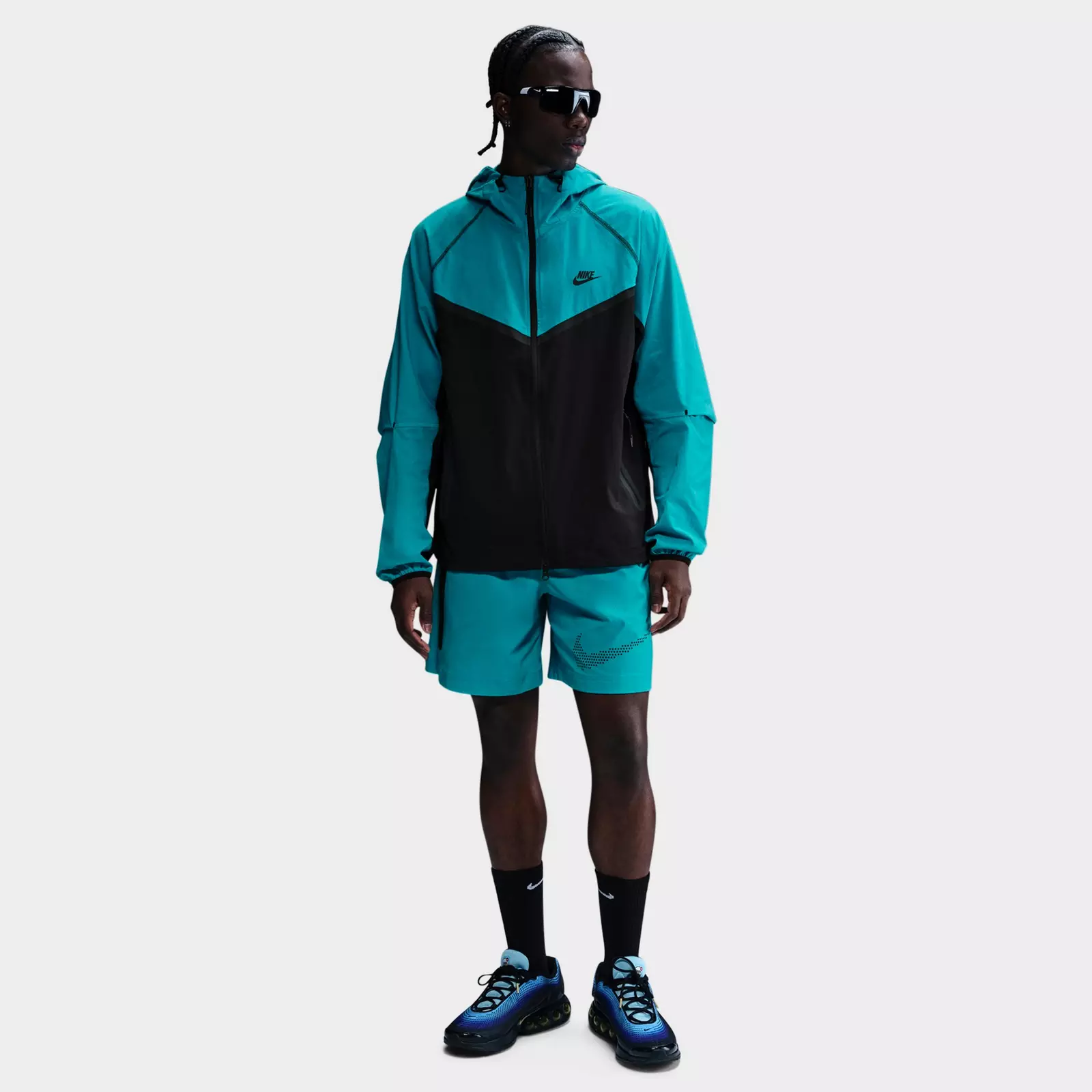 

Куртка Men's Nike Tech Windrunner Woven Full-Zip, черный/голубой
