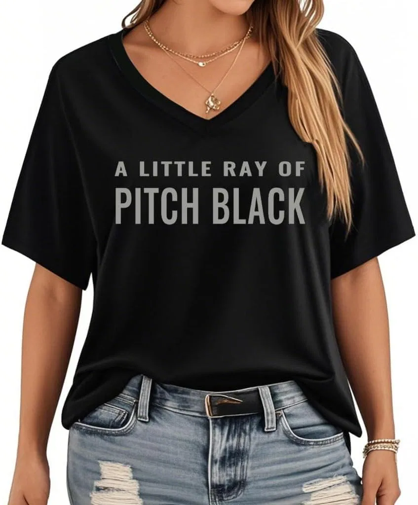 Мужская футболка с V-образным вырезом A Little Ray of Pitch Black, Black