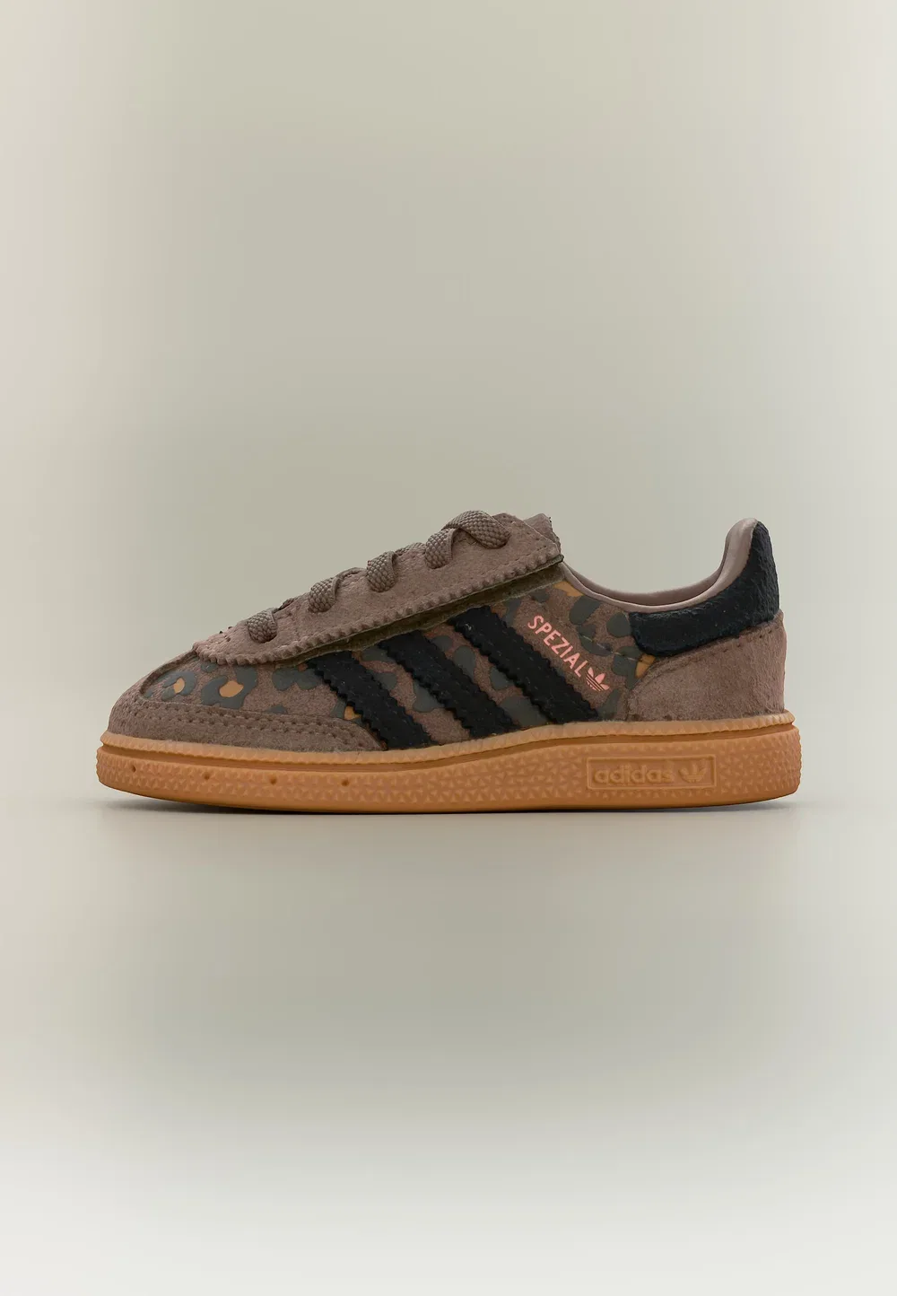 Специальные кроссовки для гандбола унисекс - кроссовки Adidas Originals, Earth Strata/Core Black/Glow Pink