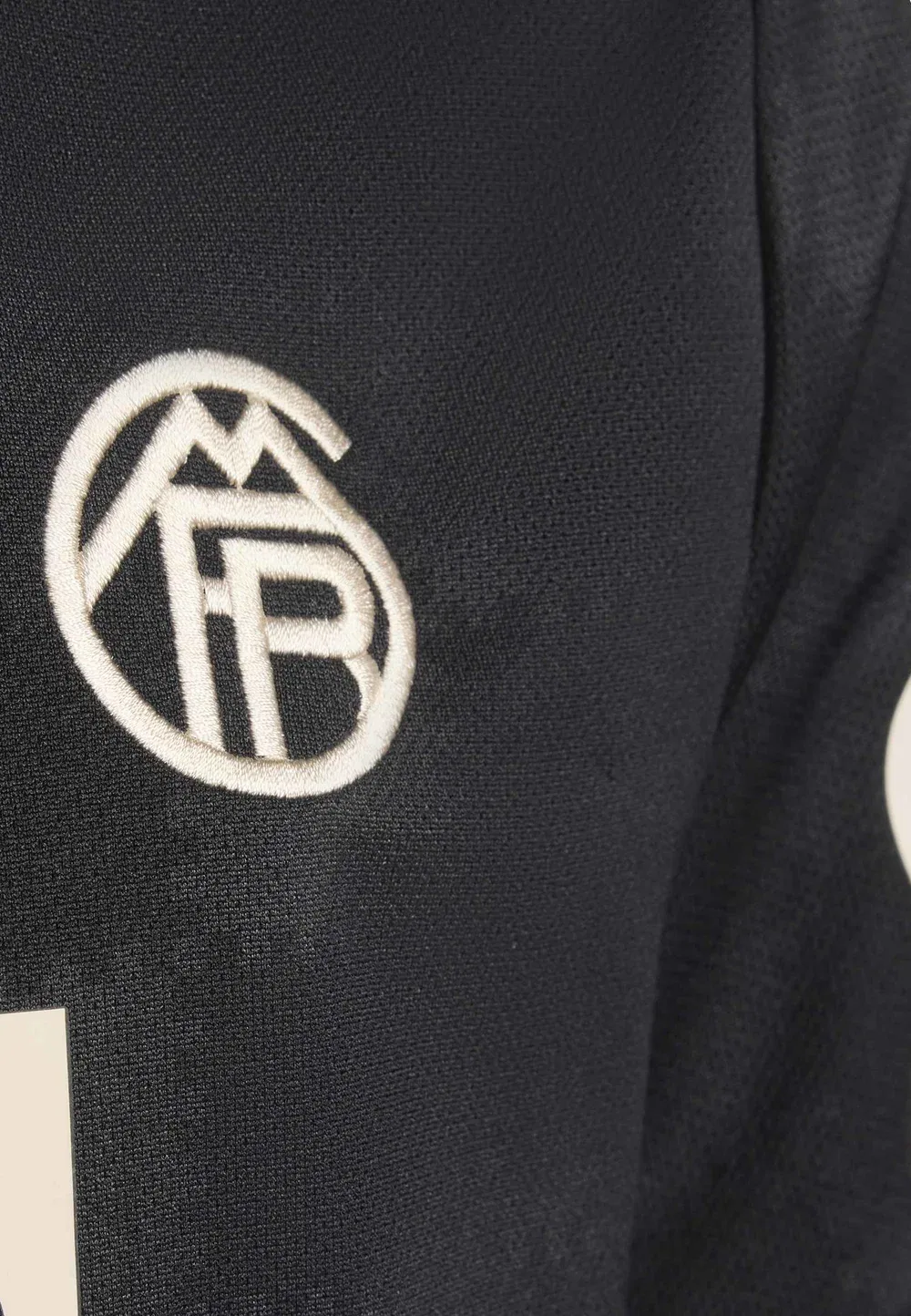 Футбольная футболка «Баварии» 2025/2026, третья форма Adidas Originals, Black Halo Ivory — фото 4