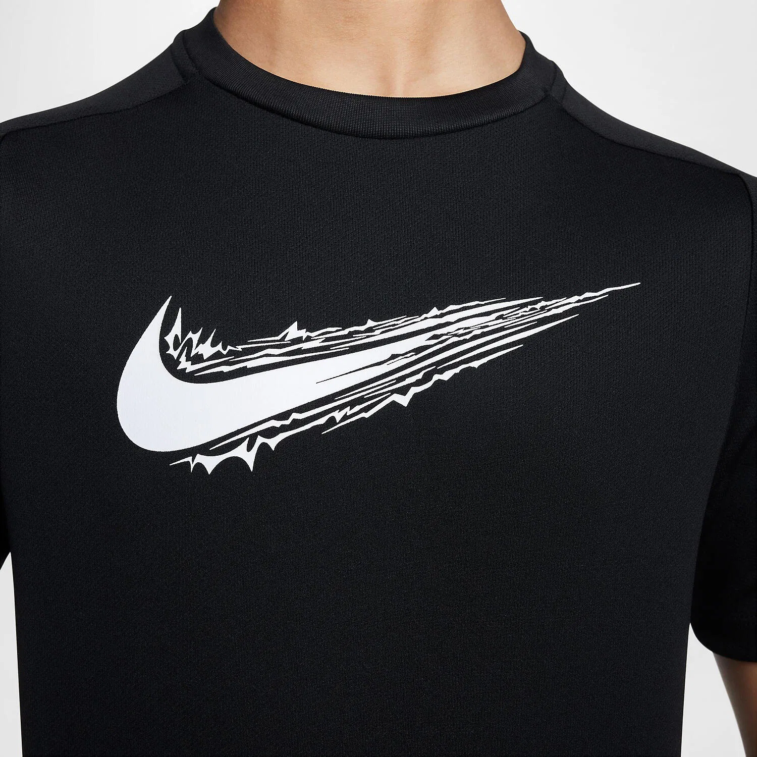 Детское худи Nike B NK DF MULTI SS TOP HBR, Schwarz — фото 3