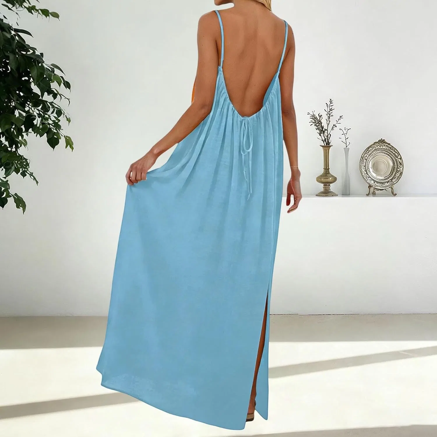 Женское летнее сарафан-макси с открытой спиной на тонких бретелях, Light Blue — фото 4