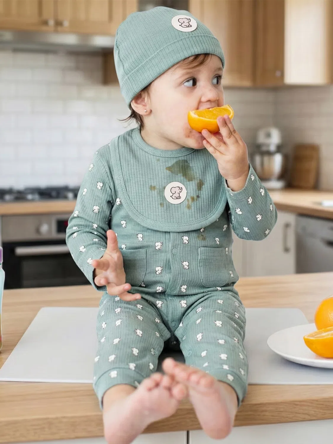 Комплект из риба с комбинезоном, шапочкой и слюнявчиком Babies Basic, зеленый — фото 3