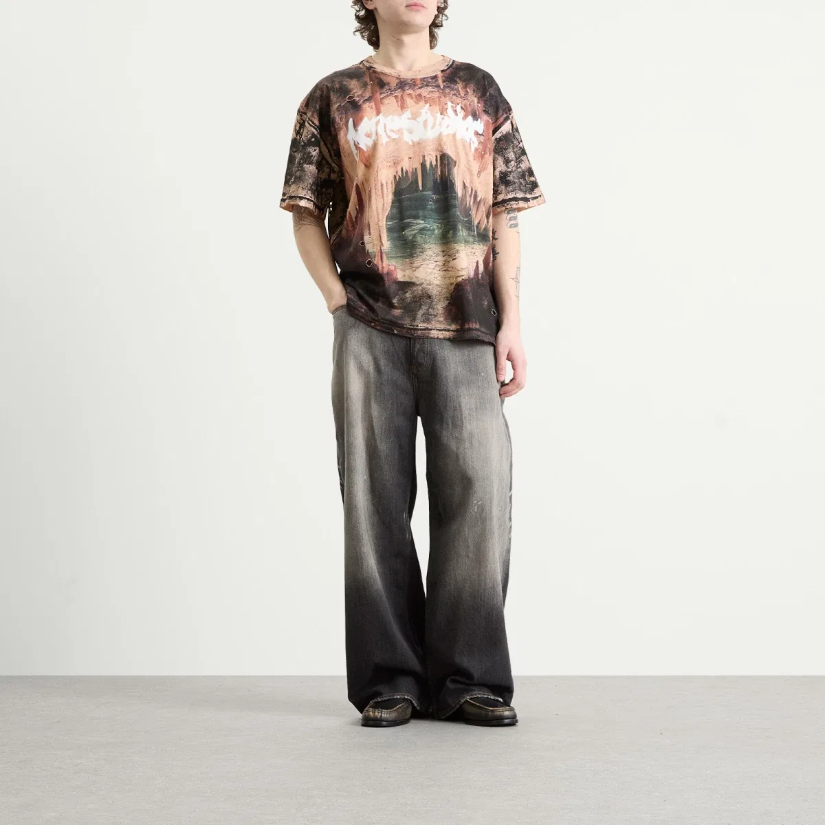 Футболка с принтом Cave Print Acne Studios, Black Rust Brown — фото 4