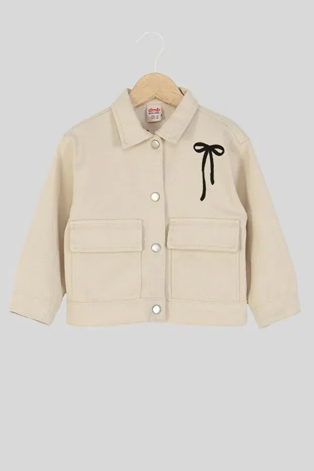 Детская джинсовая куртка кремового цвета с вышитым бантом Ww Waka Waka Kids Store — фото 3