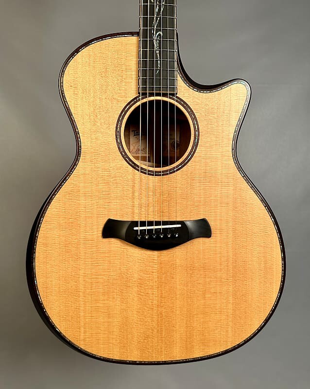 

Taylor K14ce Builder's Edition V-класса K14ce Builder's Edition V-Class