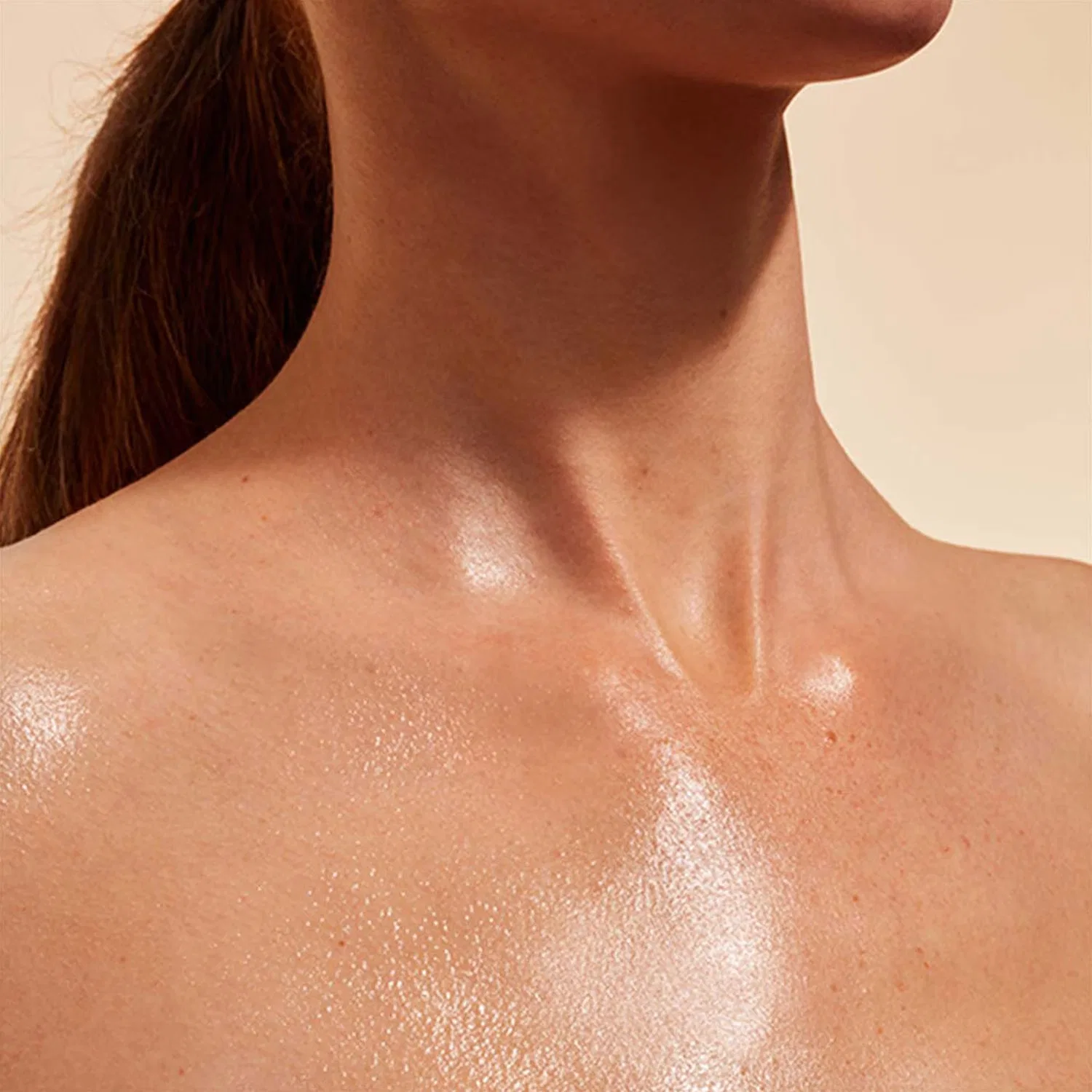 Солнцезащитный спрей для тела SPF 50+ 150 мл с экстрактом какао и витамином E, CLARINS — фото 2