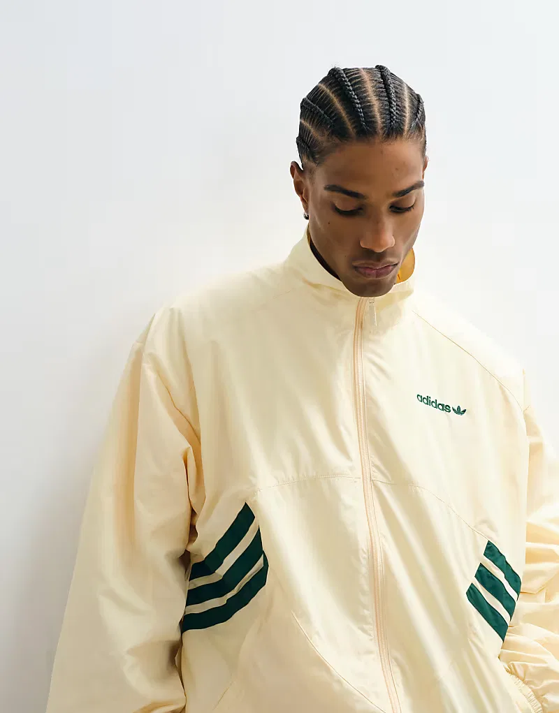 Тканая спортивная куртка Adidas Originals Munich, кремовый и, темно-синий — фото 4