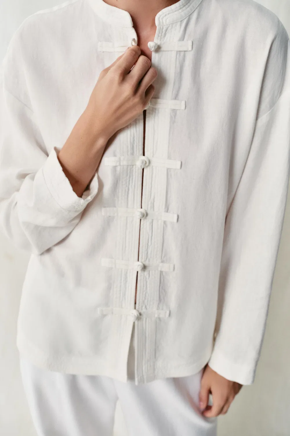 Рубашка оверсайз из льняной смеси с застежкой-бабочкой. ZARA, White — фото 3
