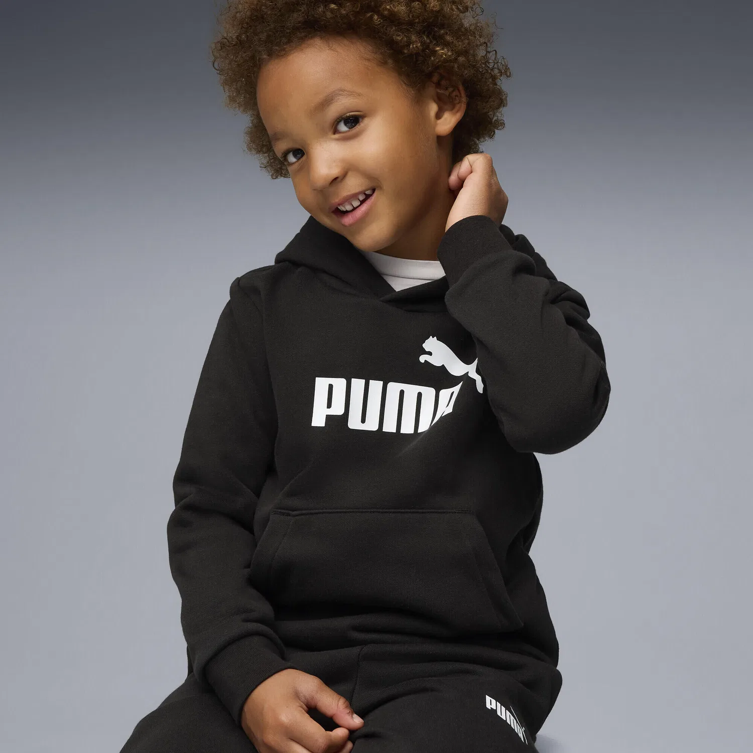 Детский спортивный костюм с капюшоном Essentials No.1 Logo Puma, Schwarz Stadtgrun — фото 3